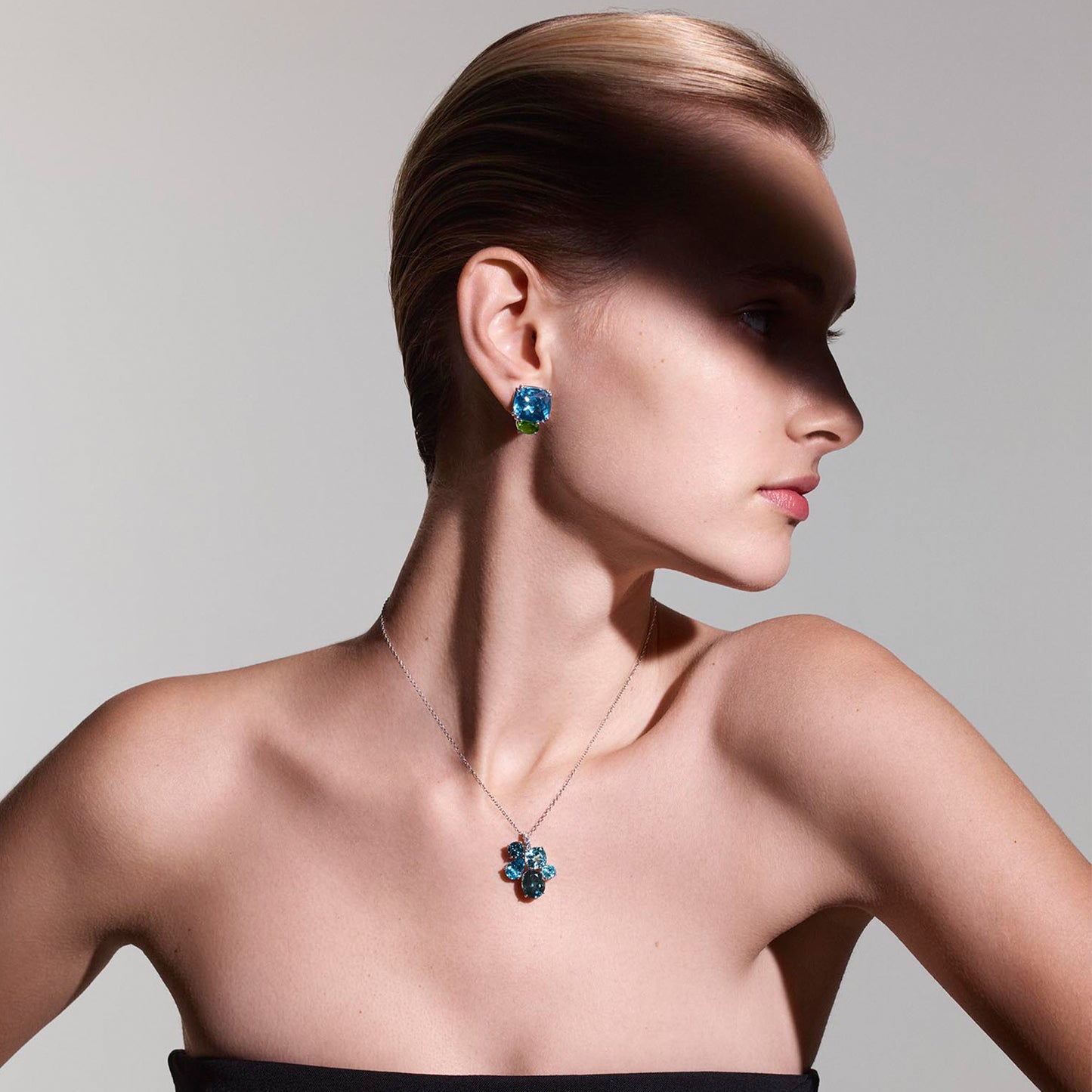 Chaos Pendant in 18ct White Gold with Blue Topaz