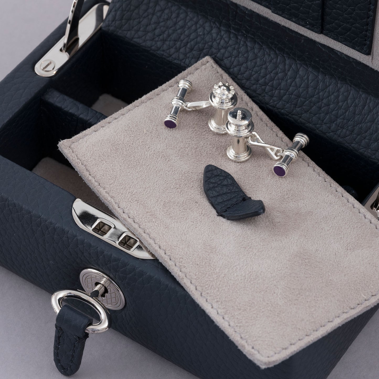 King & Queen Cufflinks in Sterling Silver