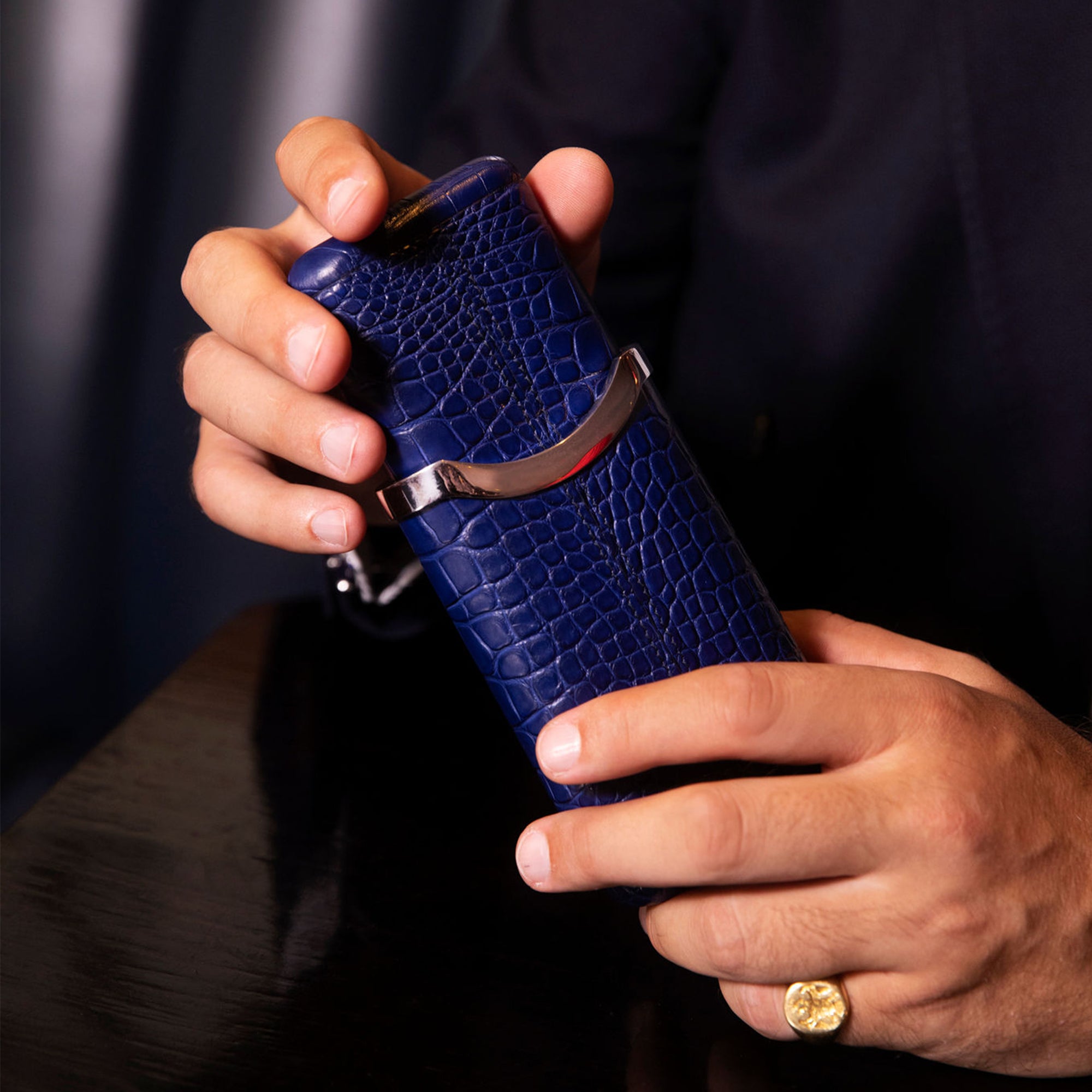 クロコダイルのボンドストリート シガーケース – Asprey London