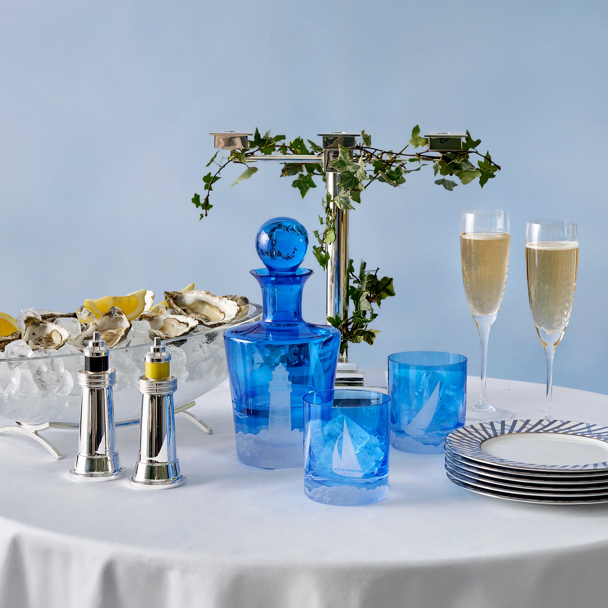 デキャンタ 美しい青色のガラス製装飾品 デキャンタ 美しい青色のガラス製装飾品 琉球ガラス デキャンタ 青い