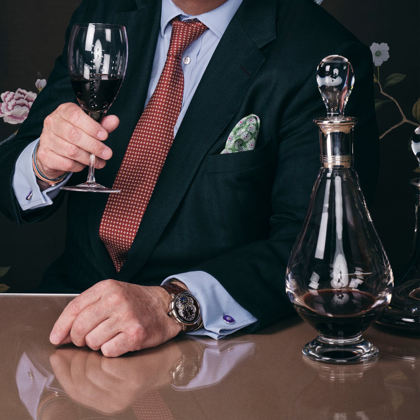 脚付デキャンタ