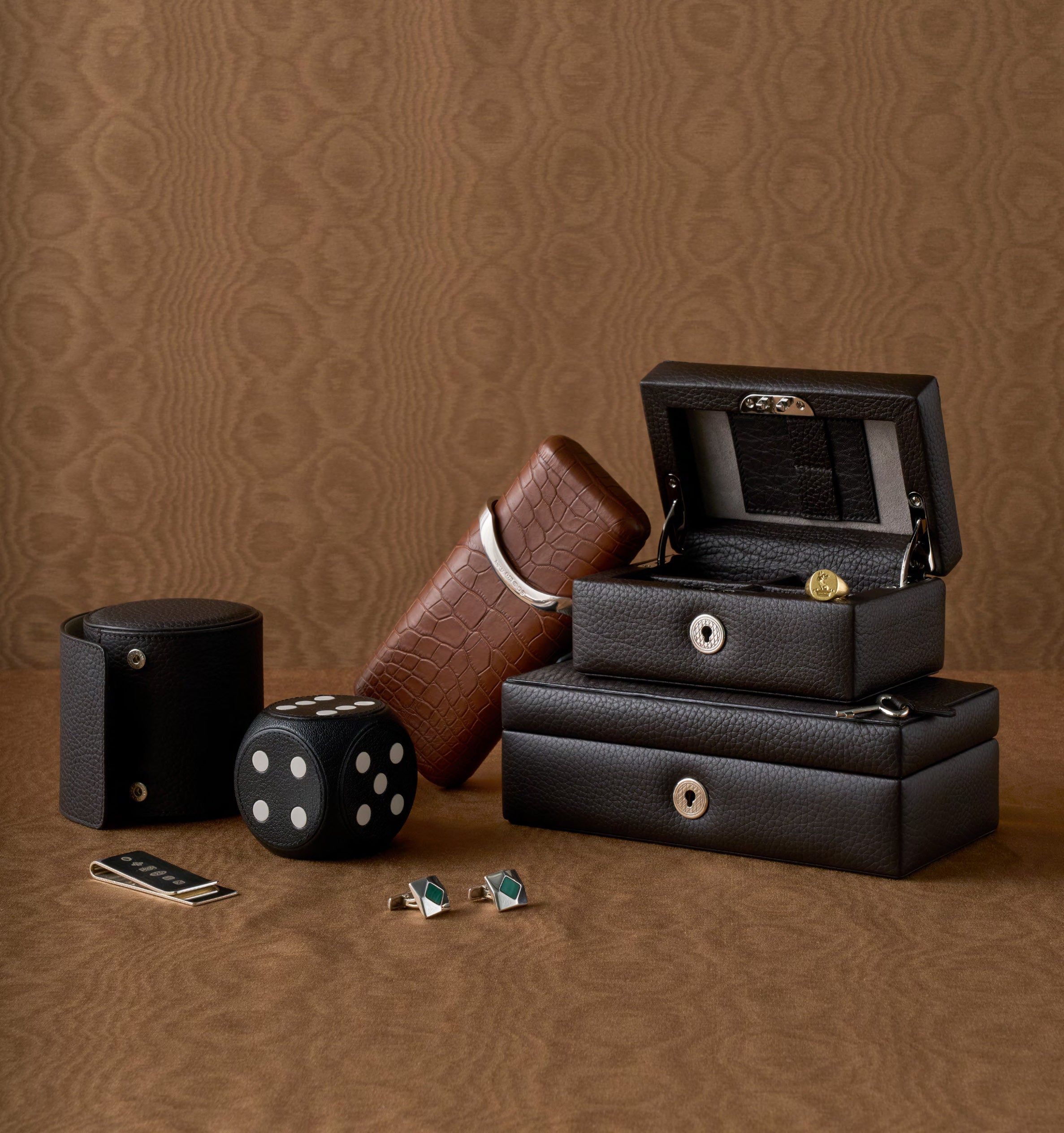 Aspreyアスプレイ‼️モンテカルロ 英国王室御用達 Aspreyアスプレイ‼️モンテカルロ 英国王室御用達 王室御用達