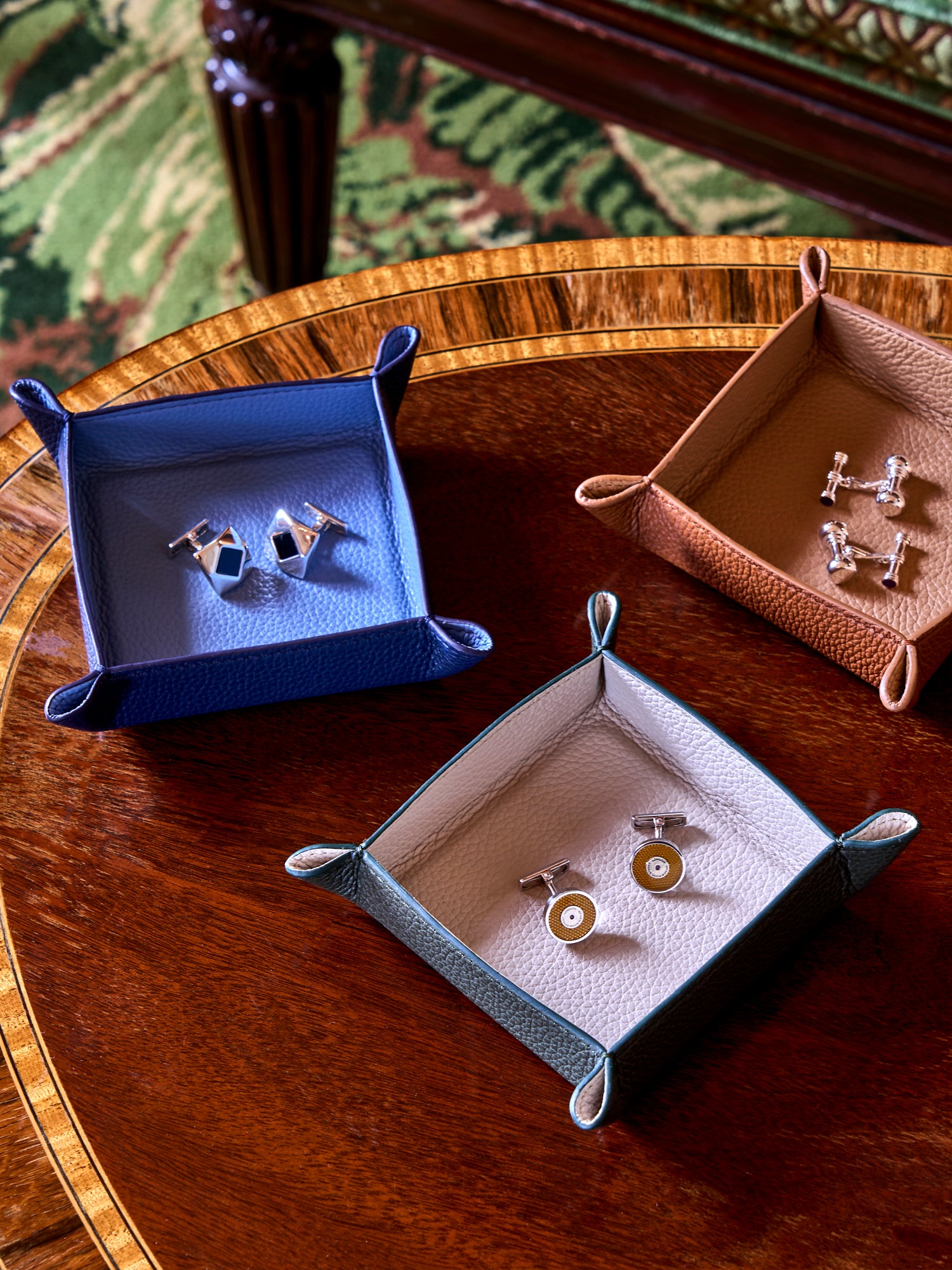 1781年創業の象徴的なジュエリー、レザー、シルバーギフトなど