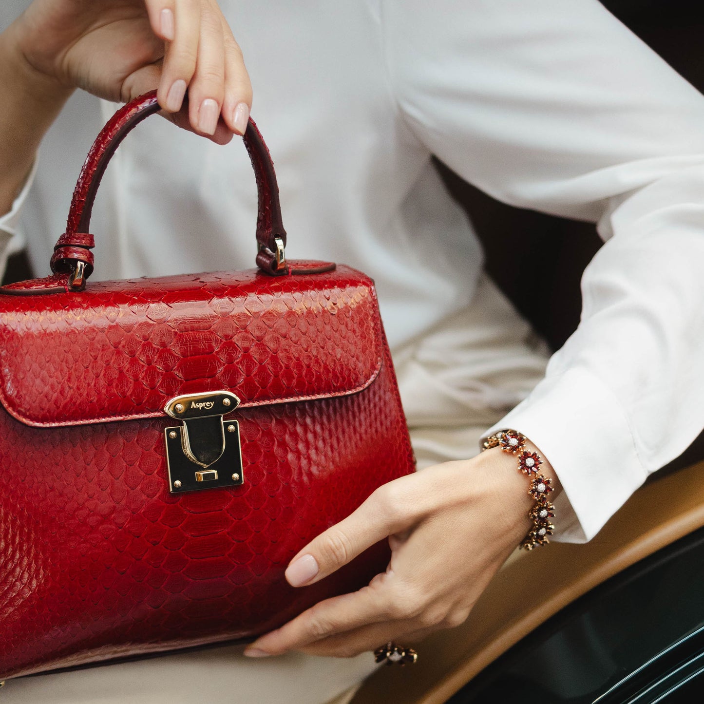 Daisy Bracelet in 18ct Rose Gold with Garnet and Diamonds