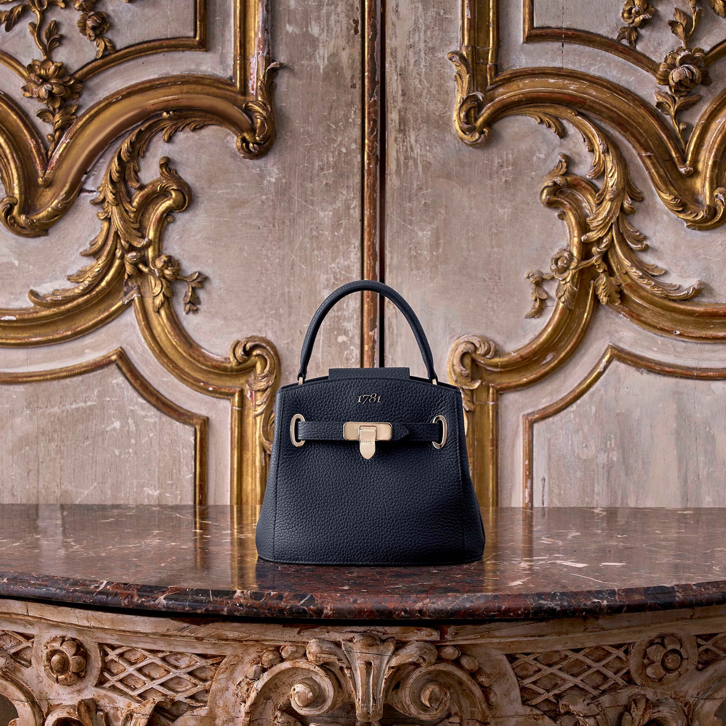 1781 バケット ミニ ハンドバッグ (ソフト グレイン レザー)